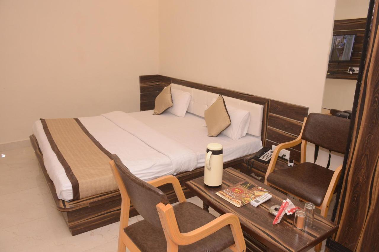 Hotel Bharat Kota  Luaran gambar