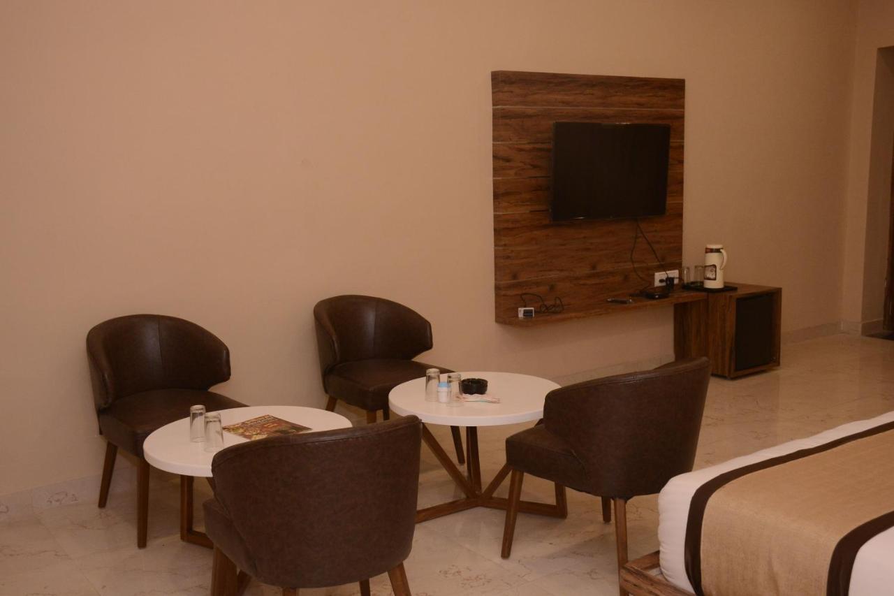 Hotel Bharat Kota  Luaran gambar